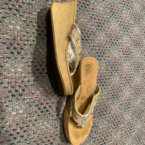 Jeweled Sandal - Picture 3 of 5